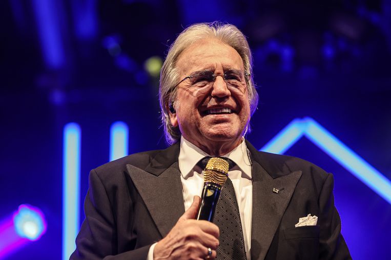 Arme Lee Towers: de 76-jarige zanger heeft zijn heup gebroken Beeld BrunoPress/David Heukers