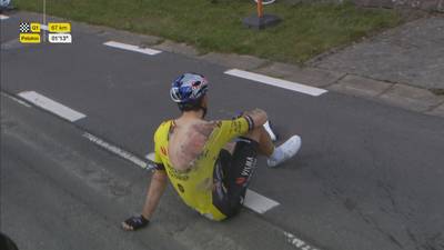 Van Aert, Girmay, Stuyven et Pedersen au sol: terrible chute sur les routes d’À Travers la Flandre