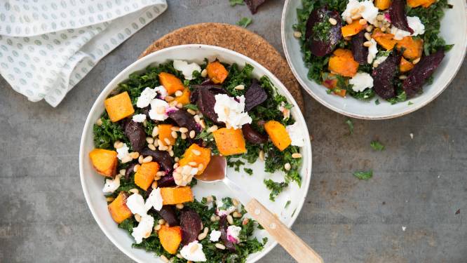 Wat Eten We Vandaag: Boerenkoolsalade met geroosterde biet en pompoen