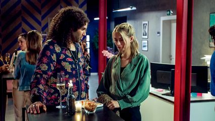 58. Een journalist denkt dat Lisa en Jonas een koppel zijn