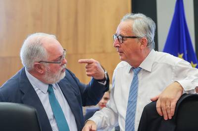 Juncker negeert Oostenrijkse roep om aftreden en vraagt respect