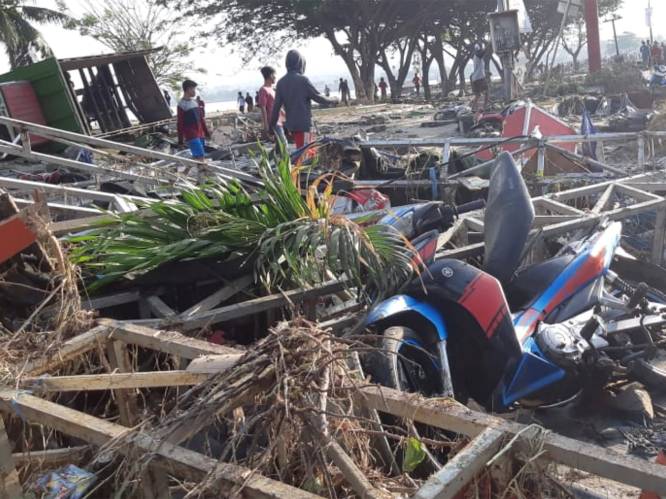 Al minstens 384 doden na aardbeving en verwoestende tsunami in Indonesië: voorlopig geen Belgische slachtoffers