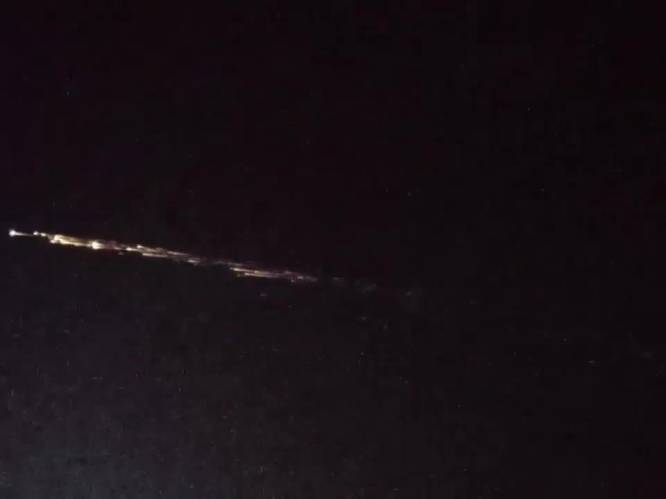 Ruimteafval van Chinese raket stort naar Aarde met spectaculaire vuurstaart
