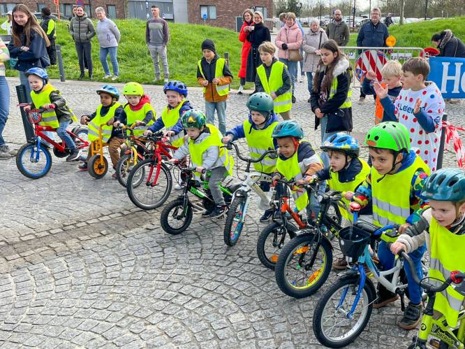 Kleuters en leerlingen eerste leerjaar KBO Sint-Walburga rijden hun eigen Ronde van Vlaanderen