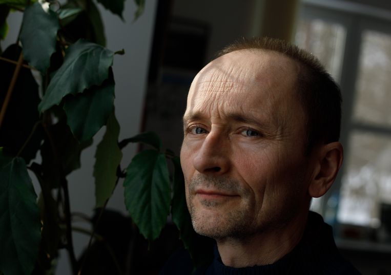 Bioloog Krzysztof Schmidt: 'Het zijn heel sociale dieren. Ze houden van spelen. Maar ze kunnen ook doden.' Beeld Piotr Malecki
