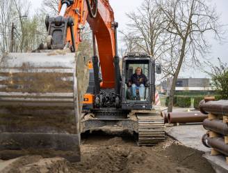 Gemeente geeft aftrap voor rioleringsproject Vekenstraat: “Zal zuiveringsgraad op meer dan negentig procent brengen”