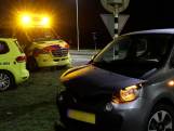 Ambulance met patiënt botst tegen auto op kruising in Raalte