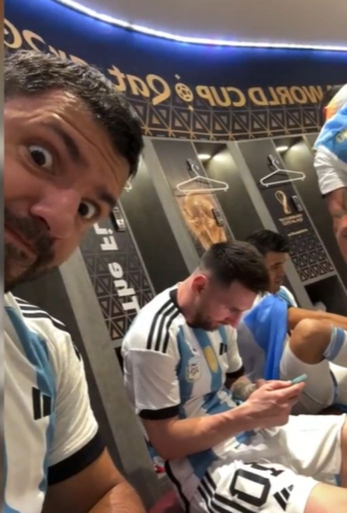 Agüero en Messi in de kleedkamer na de WK-finale.