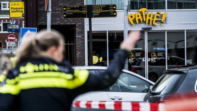 Nederlandse politie speurt naar 33-jarige moordverdachte die twee slachtoffers achterliet in bioscoop