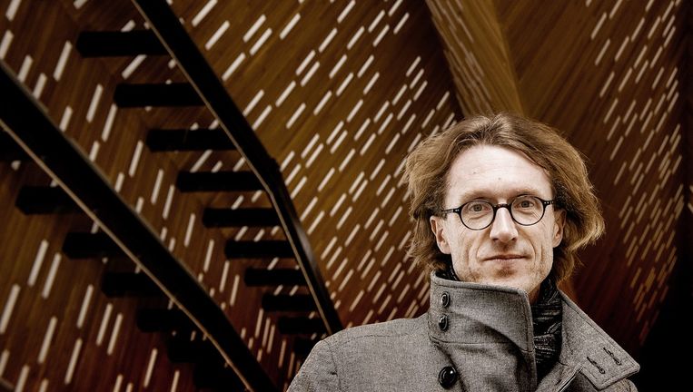 Rusteloosheid is van alle tijden, stelt Devisch vast. Hét enige antidotum is volgens hem mateloosheid: 'Doe minstens iéts waarin je je echt kunt verliezen.' Beeld Eric De Mildt