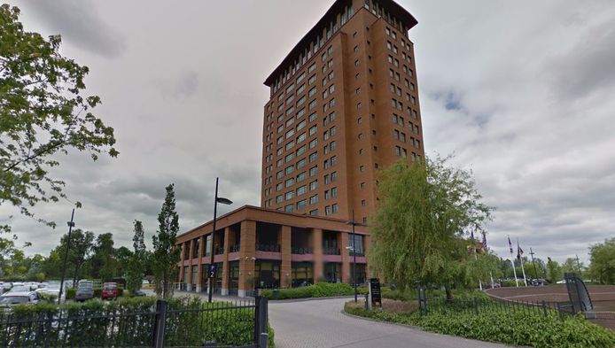Dode En Gewonde In Van Der Valk Hotel In Houten Utrecht Ad Nl Max porcelijn, колин тиг, жан ван де вельде. gewonde in van der valk hotel in houten