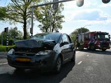 Twee automobilisten gewond bij kop-staartbotsing in Tilburg