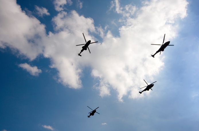 Helikopters boven vliegbasis Gilze-Rijen. Archieffoto ANP / Hennie Keeris
