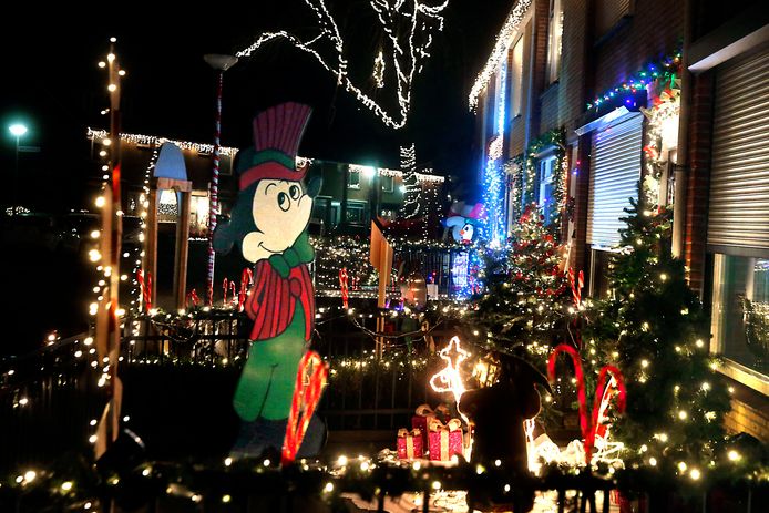 De Bazuinstraat in Arkel ging er vorig jaar met de eerste prijs vandoor als Mooiste Straat van Nederland in de kersttijd.