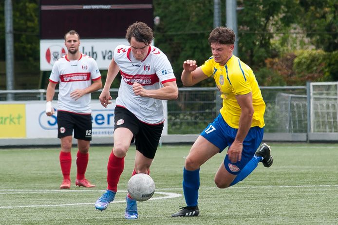 Jari van Ginkel (rechts) is één van de spelers die de overstap van OSS'20 naar UDI'19 kan maken.