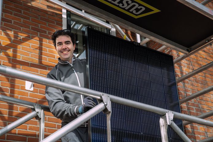 Als monteur van zonnepanelen haalt Boudewijn Meyboom meer voldoening uit zijn werk.