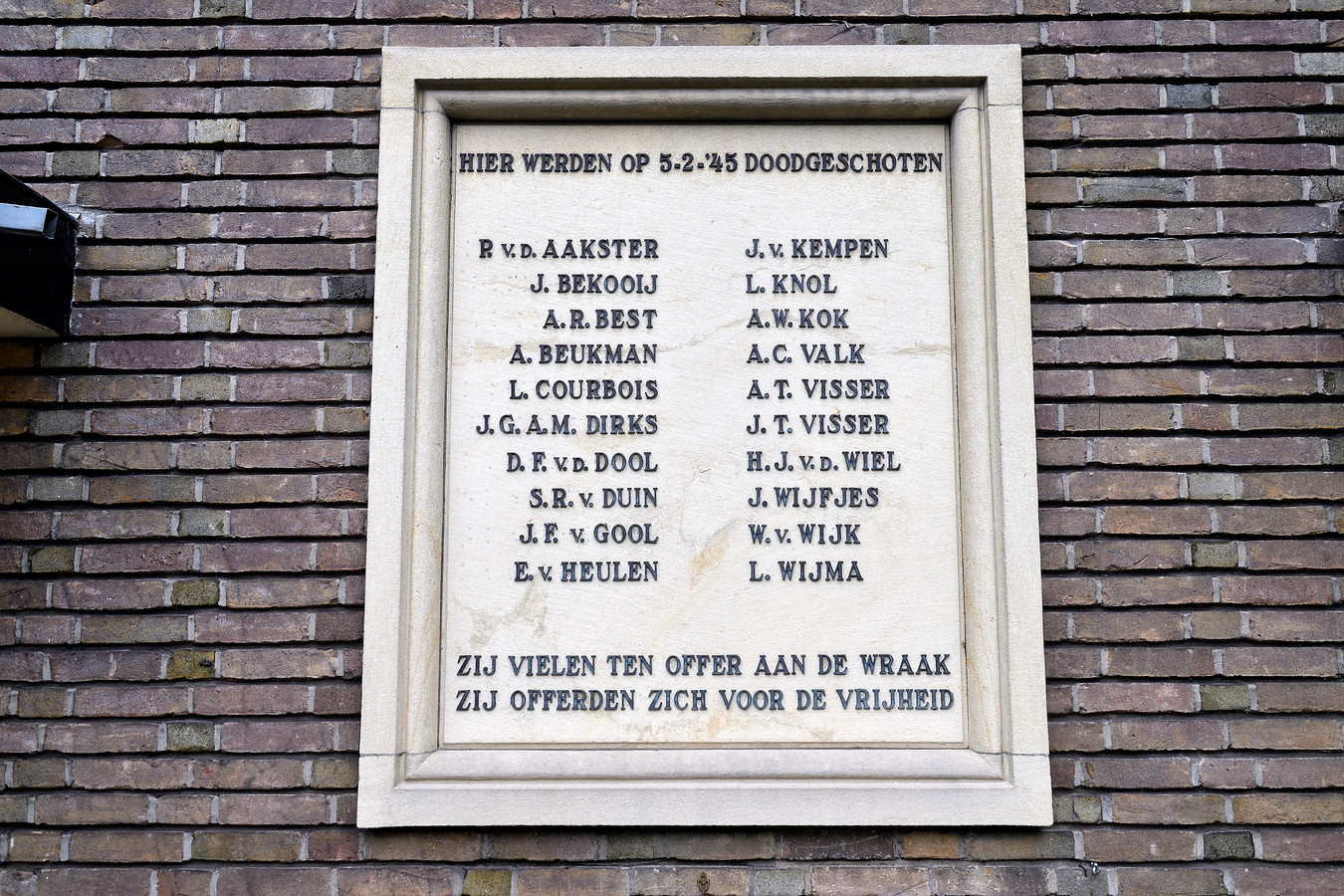 Gemeente Amersfoort Past Tekst Oorlogsmonument Aan Foto Ad Nl