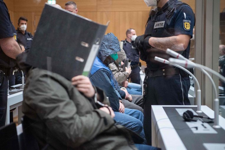 De aanklagers gaan ervan uit dat het netwerk rondom Gruppe S veel groter is dan de twaalf verdachten in Stuttgart. Beeld AFP