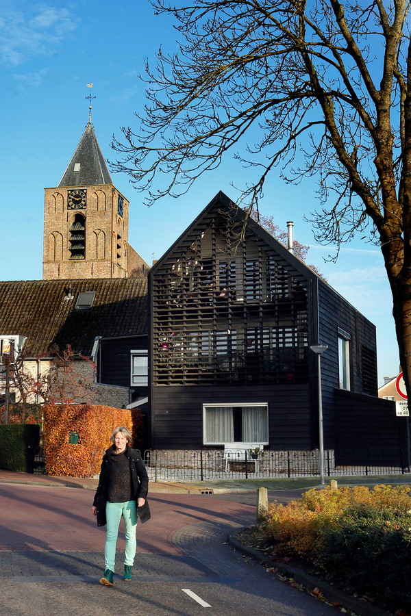Groeten uit OudAlblas, het dorpje van twee delen en riviertje De