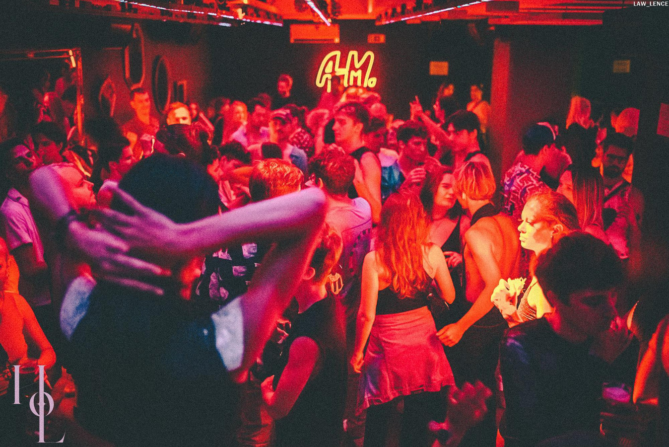 Passant slaat queer-persoon neer op feestje in Gent: “Moeten we nu echt ...