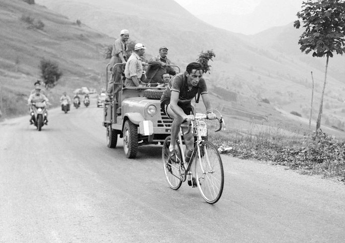Fausto Coppi aan het werk in de Tour.