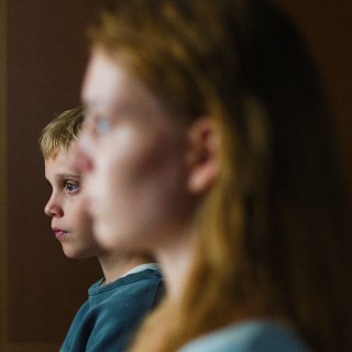 A Family, starring Carice van Houten, portrays the dynamics of a family falling apart