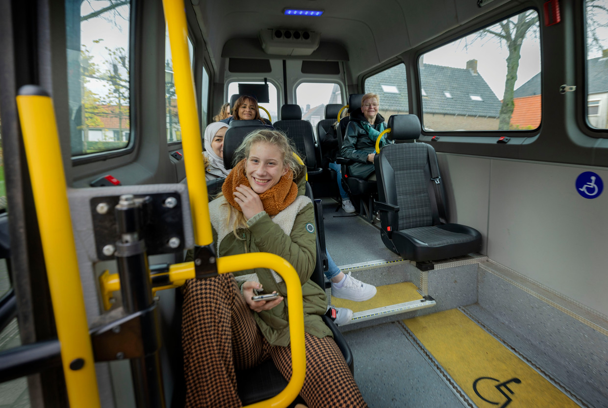 Passagiers in een bus