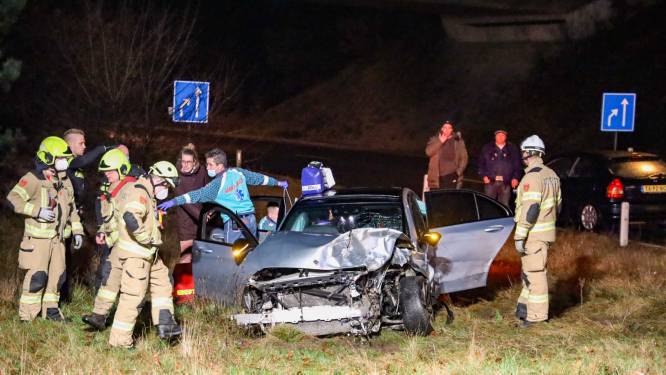 Drie maanden celstraf voor rammen twee auto’s na negeren rood verkeerslicht in Arnhem