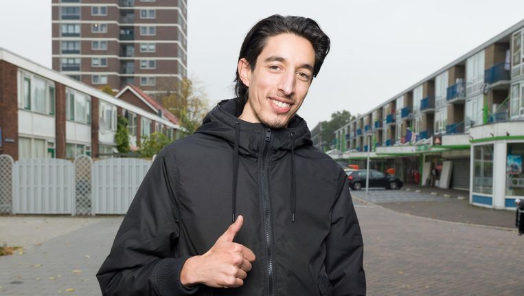 Beruchte treitervlogger Ismail Ilgun (19) in Zaandam. Door zijn vlogs in de Zaandamse wijk Poelenburg werd hij opgepakt voor opruiing. Beeld FTP/Ivo van der Bent