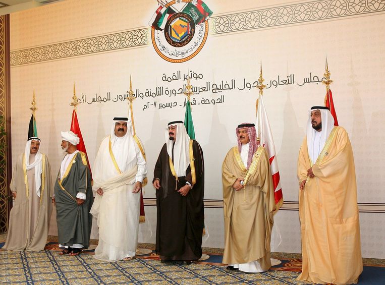 De Amerikaanse zakenman Bassam Nabulsi heeft in de Verenigde Staten een rechtszaak tegen sjeik Issa bin Zayed al-Nayhan (rechts) aangespannen. Foto EPA Beeld 