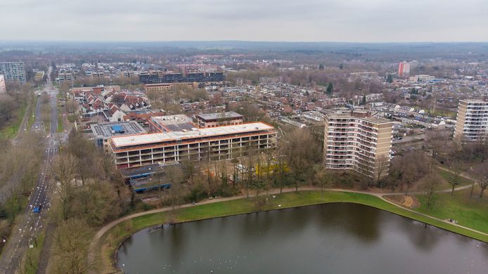 De voormalige kantoorpanden van Nationale Nederlanden in Ede worden omgebouwd naar appartementencomplex