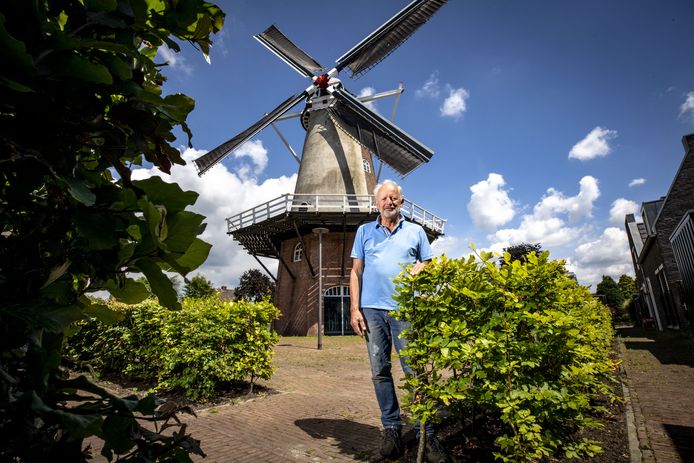 De molen van Oude Hengel in Ootmarsum is gerestaureerd.