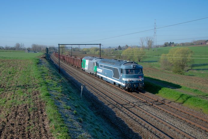 Archieffoto van een trein die passeert in Tubeke.