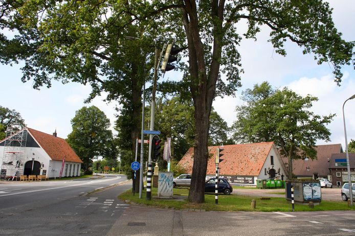 De  oude N18 tussen Usselo en Haaksbergen wordt vanaf maandag ingrijpend veranderd, inclusief het wegdek in de dorpskern Usselo.
