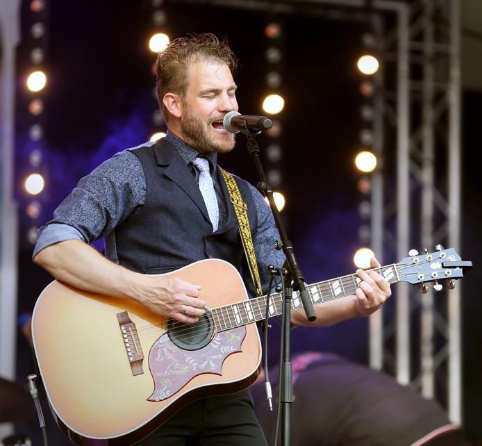 geen opsmuk geen gedoe alleen ik en een gitaar den haag ad nl