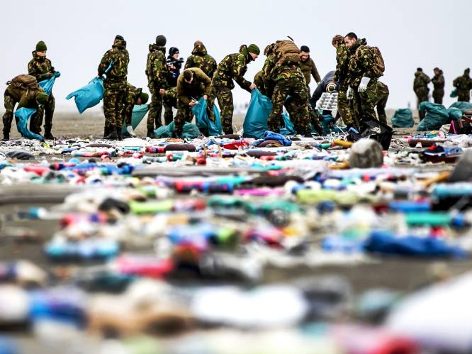 Al 1,2 miljoen kilo afval van overboord geslagen containers opgeruimd op Nederlandse stranden