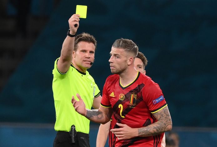 In Tegenstelling Tot De Rode Duivels Haalt Felix Brych Wel De Halve Finales Gecontesteerde Duitser Fluit Italie Spanje Ek Voetbal 11 Juni Tot 11 Juli Hln Be