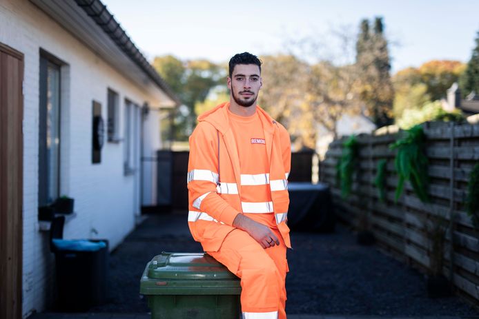 Leonardo Cascio in zijn werkoutfit: “Er bestaat geen betere job om met voetbal te combineren dan vuilnisophaler”