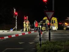 Scooterrijder en auto botsen in Almelo: 1 gewonde, traumaheli brengt arts ter plaatse