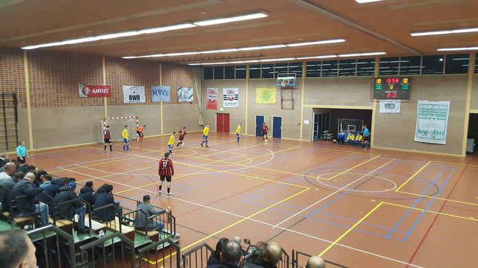 BVV won de finale van het zaalvoetbaltoernooi Den Bosch 833 met 2-1 van buurman Emplina. De tribunes van zaal Schutskamp waren tijdens de eindstrijd aanmerkelijk minder bezet dan de voorgaande jaren.