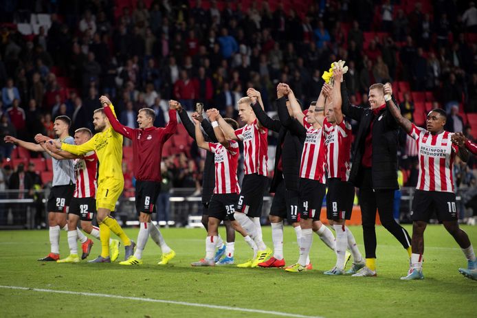 PSV won donderdag met 3-2 van Sporting Portugal.
