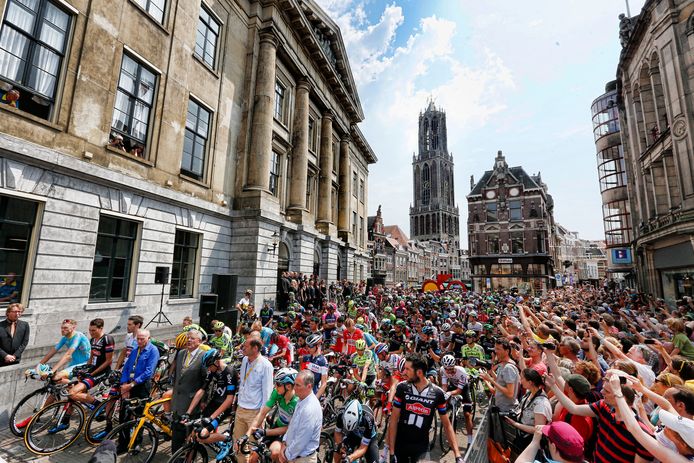 De Tour de France in 2015 voor het Stadhuis.