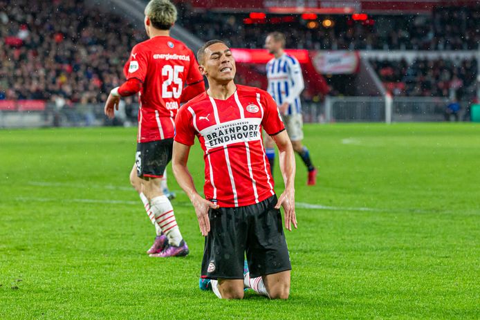 Carlos Vinícius speelde dit weekend met PSV tegen sc Heerenveen.