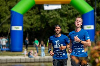 Danique legt kwart triatlon af voor geld naar onderzoek schildklierkanker: ‘Waar een klein dorp groo
