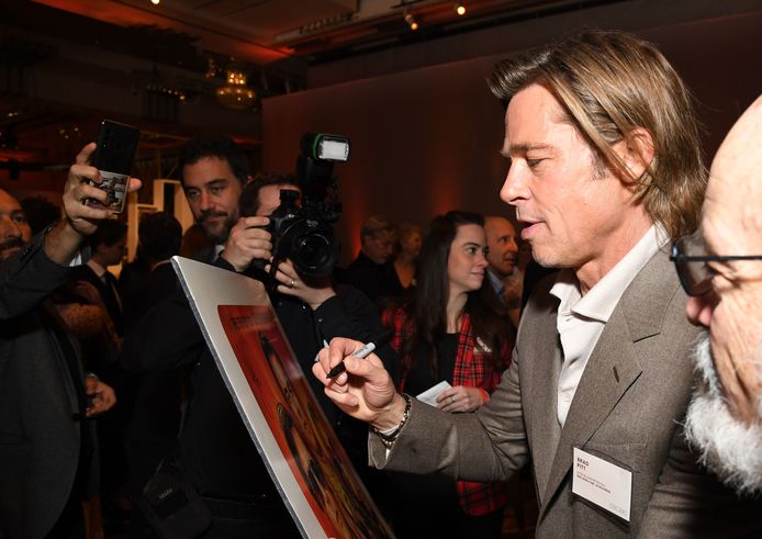 Brad Pitt droeg tijdens de jaarlijkse Oscar-lunch een naamkaartje.