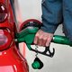 Benzine na één jaar weer duurder dan diesel