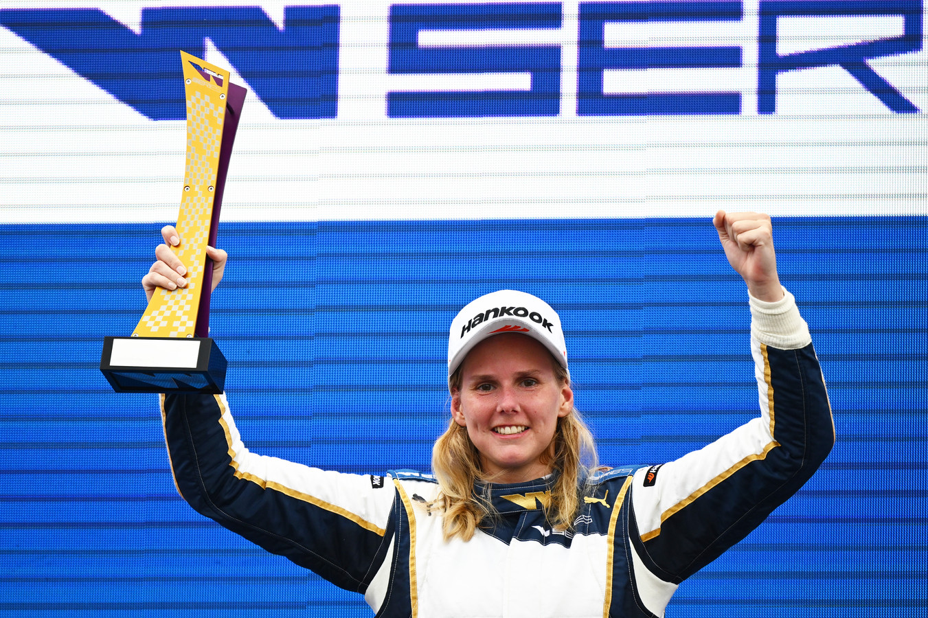 Verbazing over vroegtijdig einde W Seriesseizoen ‘Dit is een grote