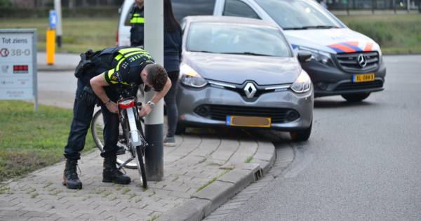 Fietser gewond na aanrijding met auto in Breda.