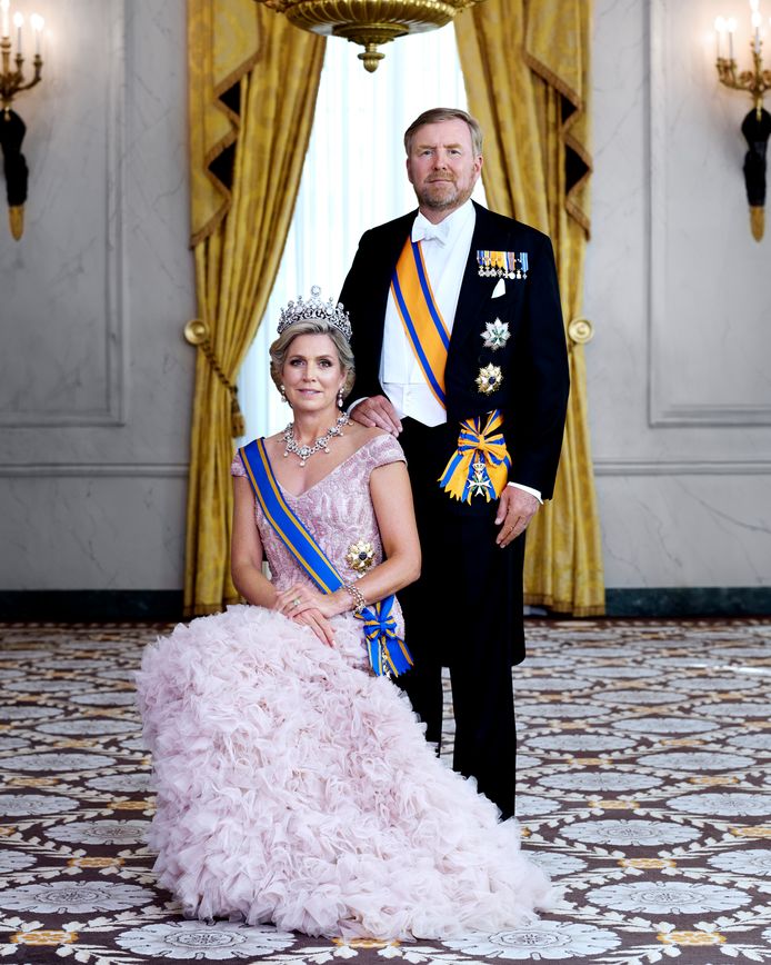 Nieuw staatsie portret van koning Willem-Alexander en koningin Máxima.