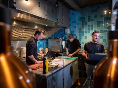 Restaurant Caert in Harderwijk zorgt ook thuis voor een feestje op de tong